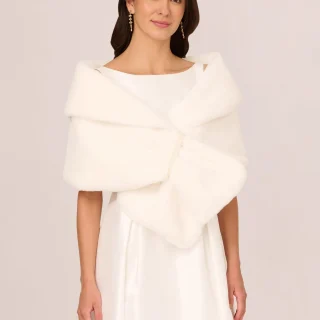 Abrigo de piel sintética Adrianna Papell