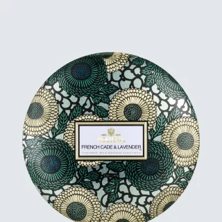 Vela aromática de tres mechas Voluspa Cade Lavanda 340 g