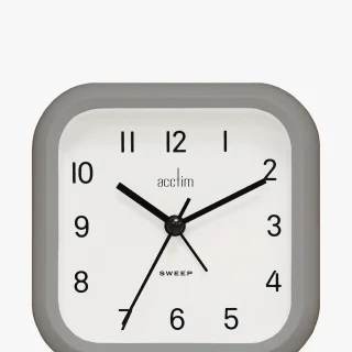 Reloj despertador analógico Acctim Carter de 10 cm, sin tictac, con movimiento continuo.